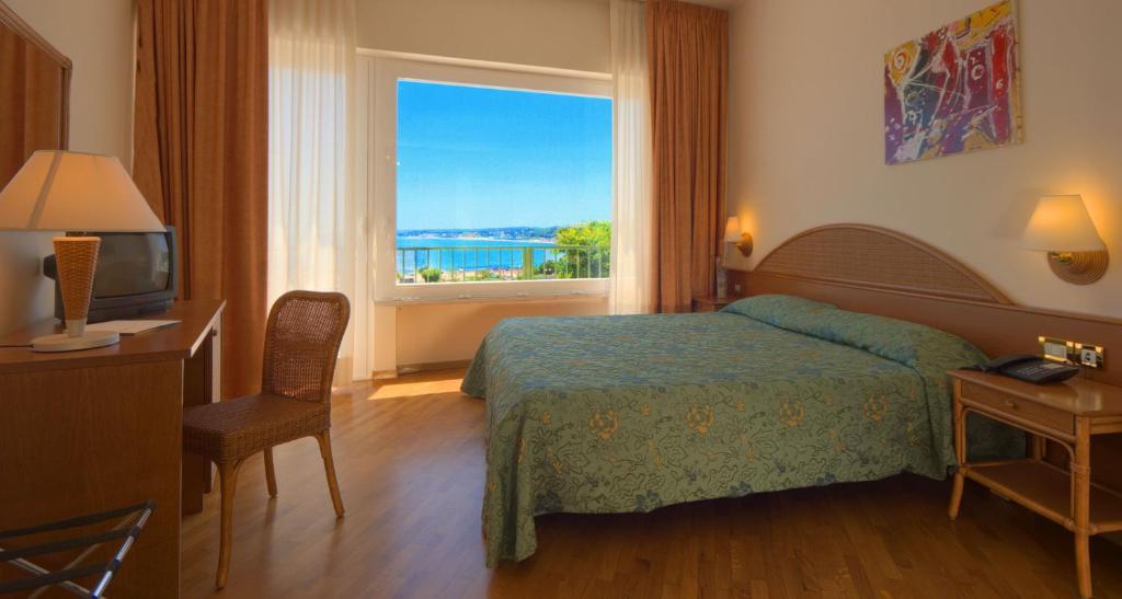 Hotel Scogliera Numana Quarto foto