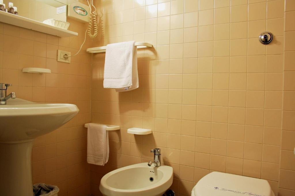 Hotel Scogliera Numana Quarto foto