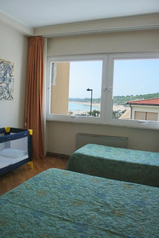 Hotel Scogliera Numana Quarto foto