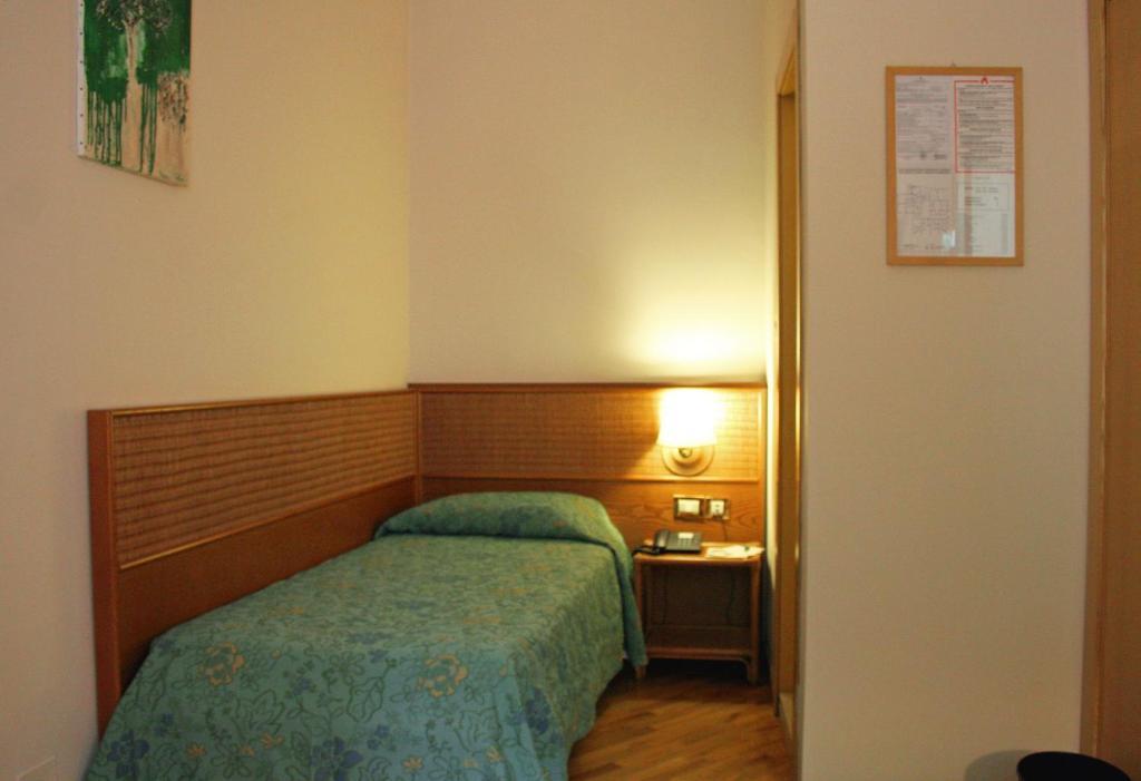 Hotel Scogliera Numana Quarto foto